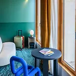 Tribe Paris 4*