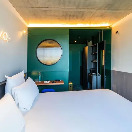 Tribe Paris Clichy