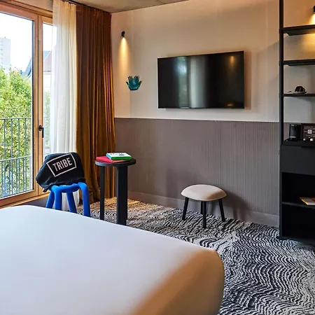 Отель Tribe Paris Клиши